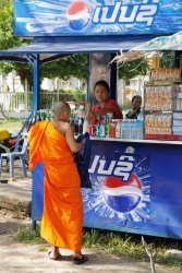 That Louang festival