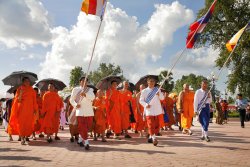 That Louang festival