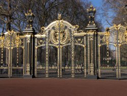 Canada Gate, Green Park
